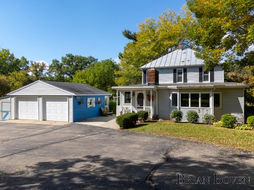 9024 Algoma Ave Ne, Rockford, MI, 49341-8043 | Card Image