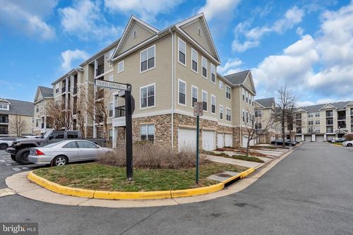 t-13399 Connor Dr, CENTREVILLE, VA, 20120-3034 | Card Image