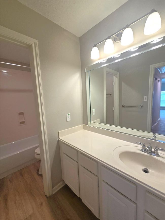 1907 Lazy Hollow Ln, House other with 3 bedrooms, 2 bathrooms and 2 parking in Pearland TX | Image 9