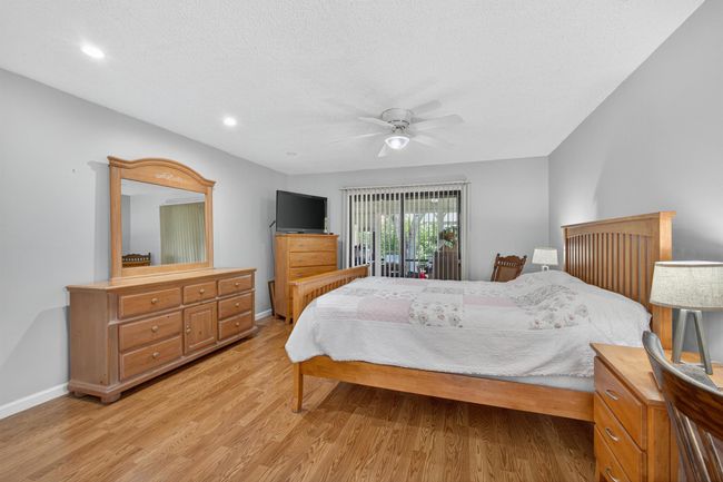 360 Quebec Ct, Condo with 3 bedrooms, 2 bathrooms and null parking in Royal Palm Beach FL | Image 32