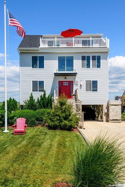19 Cottage Walk, Gilgo Beach, NY, 11702 | Card Image