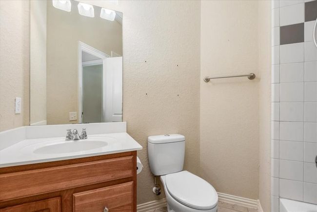 Guest bathroom | Image 29