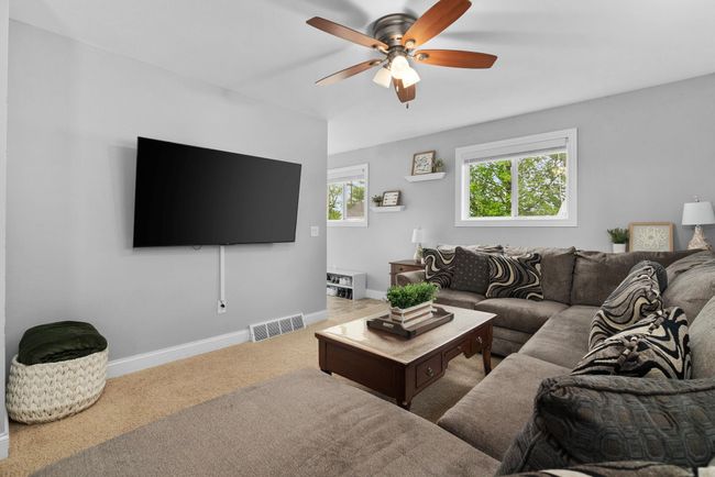 203 Weaver St, House other with 3 bedrooms, 2 bathrooms and null parking in RIDGEWAY WI | Image 9