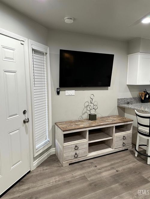 apt-115-4701 Beechwood St, Bakersfield, CA, 93309-6473 | Card Image