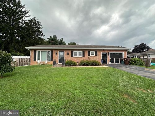 3 Findlay Dr, MERCERSBURG, PA, 17236-1313 | Card Image