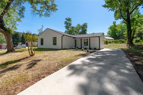 2 Cadbury Ln, Piedmont, SC, 29673-9180 | Card Image