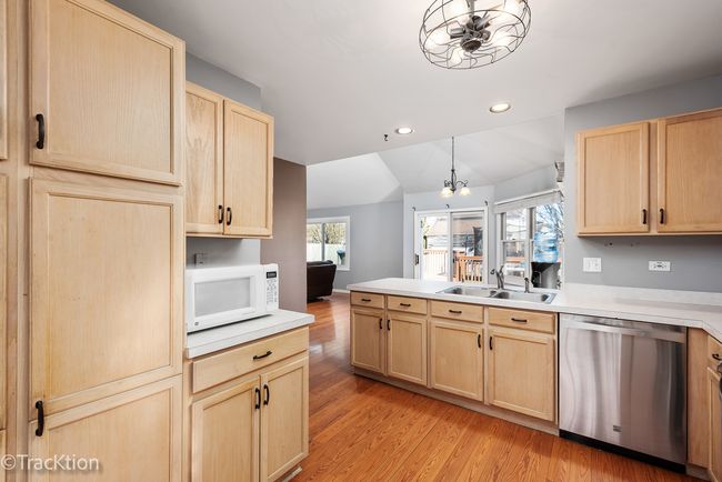 2008 Primrose Dr, Home with 3 bedrooms, 3 bathrooms and null parking in Plainfield IL | Image 5