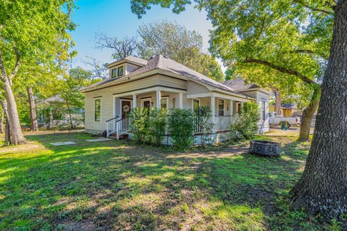 200 Williams St, Waxahachie, TX, 75165-3448 | Card Image