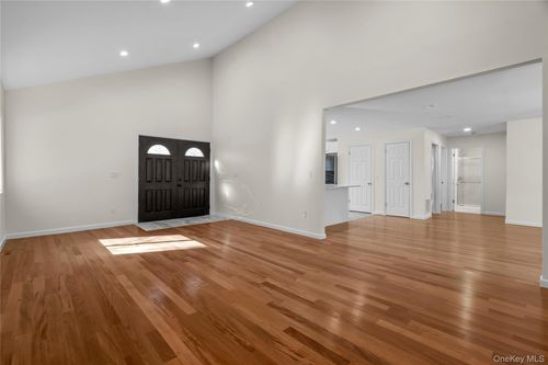 9 William Puckey Dr, Cortlandt Mnr, NY, 10567-6205 | Card Image