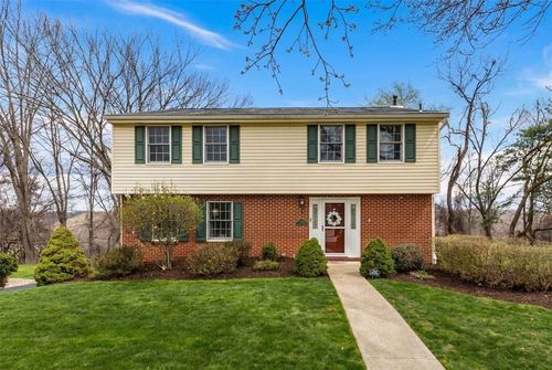 9044 Woodview Drive, McCandless, PA, 15237 | Card Image