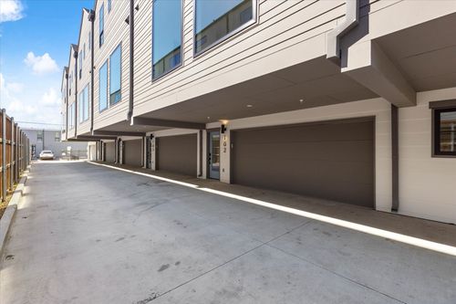 105-2107 N Garrett Ave, Dallas, TX, 75206-7031 | Card Image