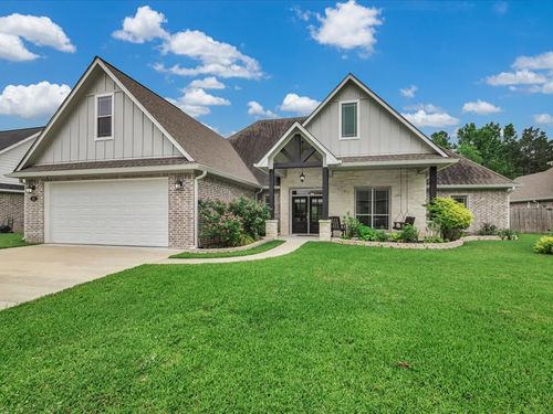 111 Rustic Pines Dr, Lufkin, TX, 75904-8825 | Card Image