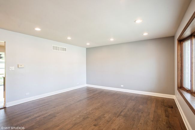 300 Wingate Dr, House other with 3 bedrooms, 2 bathrooms and 1 parking in Schaumburg IL | Image 5