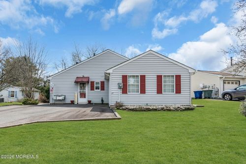 46 Pilgrim Ave, Tinton Falls, NJ, 07753-7825 | Card Image
