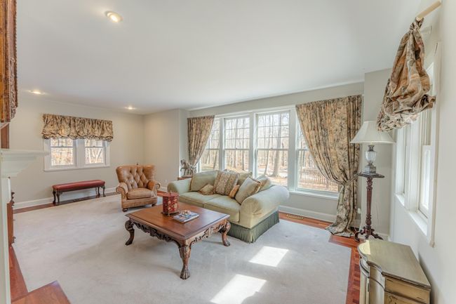 Living Room | Image 8