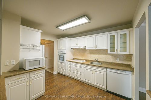227-155 Main St N, Newmarket, ON, L3Y8C2 | Card Image