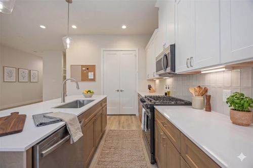 6112 De Campo St, Houston, TX, 77091-0916 | Card Image