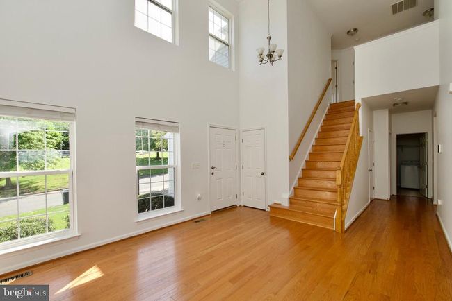 17528 October Glory Loop, House other with 4 bedrooms, 5 bathrooms and null parking in DUMFRIES VA | Image 5