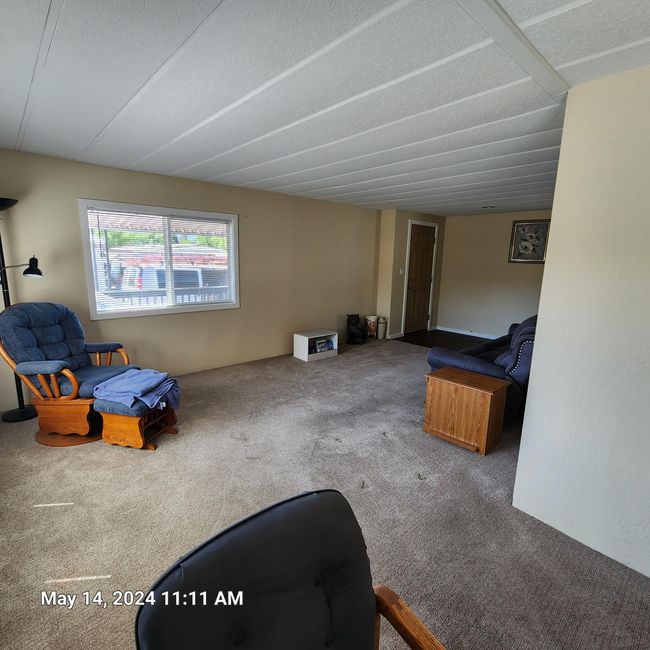living area | Image 17