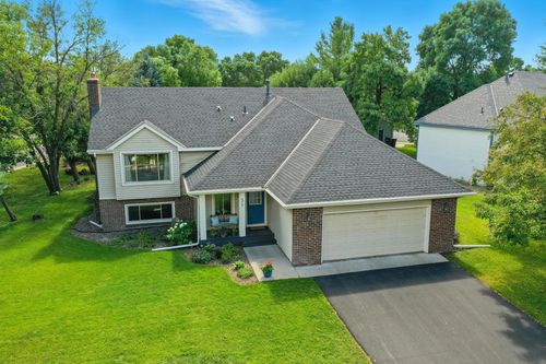 31 Fox Hollow Dr, Chanhassen, MN, 55317-9256 | Card Image
