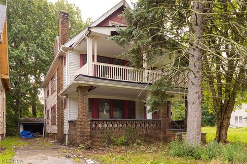 1069 Carlyon Rd, Cleveland, OH, 44112-4103 | Card Image