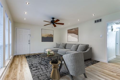 apt-d-5844 Sandhurst Ln, Dallas, TX, 75206-4917 | Card Image