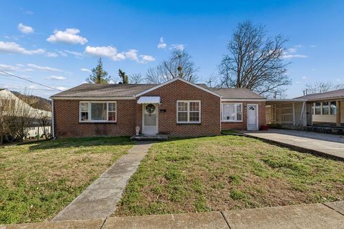 104 Davis St N, Carthage, TN, 37030-1300 | Card Image