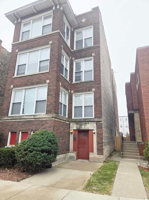 6730 S Merrill Ave, Chicago, IL, 60649-6642 | Card Image