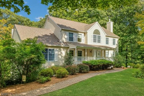 30 Hidden Glen Dr, Sparta, NJ, 07871-3800 | Card Image
