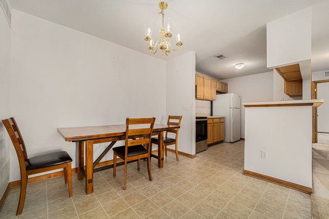 382 Marigold Cir, Condo with 2 bedrooms, 2 bathrooms and null parking in Westland MI | Image 7
