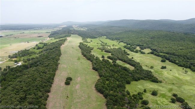 40079 E County Road 1315, House other with 3 bedrooms, 4 bathrooms and null parking in McCurtain OK | Image 29