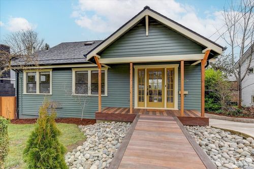 3224 25th Ave S, Seattle, WA, 98144-6515 | Card Image