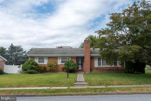 571 Beech Ave, HERSHEY, PA, 17033-1612 | Card Image