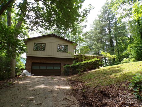 78 Mountain View Estate Rd, Hendersonville, NC, 28739-8423 | Card Image