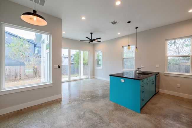 Dining Area | Image 8