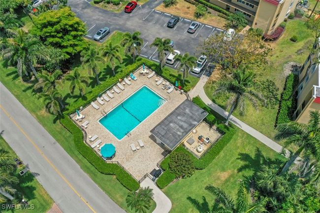 E210 - 1055 Forest Lakes Dr, Condo with 2 bedrooms, 2 bathrooms and null parking in NAPLES FL | Image 29