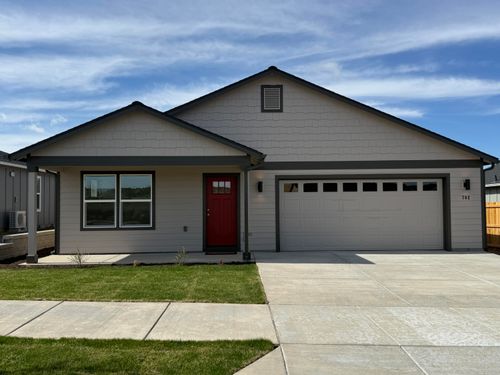 138-702 Ne Rickenbacker Rd, Madras, OR, 97741-6200 | Card Image