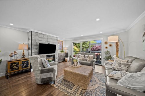 208-1441 Blackwood St, White Rock, BC, V4B3V6 | Card Image