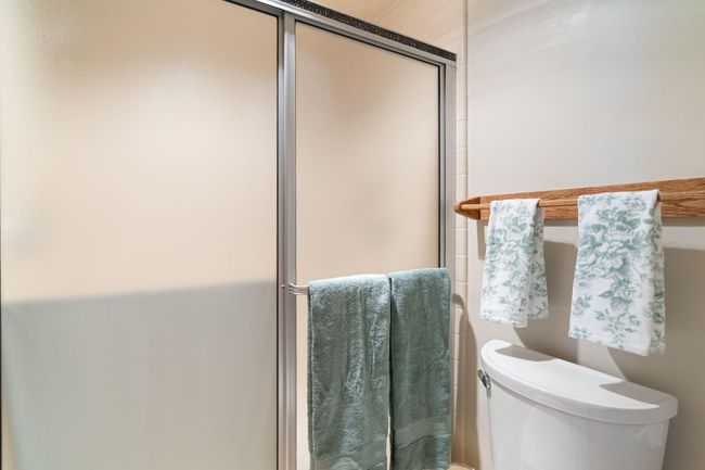 22-Prime Suite-DualShower-JustinEwing_R1 | Image 22