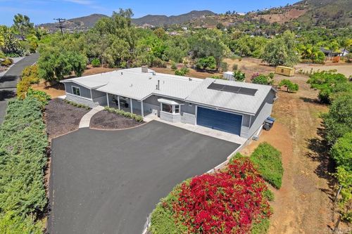 2194 Foothill Dr, Vista, CA, 92084-5802 | Card Image