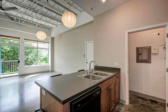 APT-3046 - 2401 E 6 Th St, Condo with 0 bedrooms, 1 bathrooms and 1 parking in Austin TX | Image 12