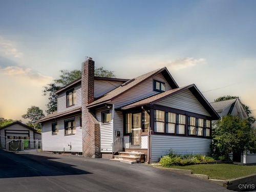 225 Roxford Rd N, Syracuse, NY, 13208-1943 | Card Image