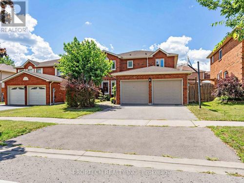 50 Fallingbrook Street, Whitby (Pringle Creek), ON, L1R1L8 | Card Image