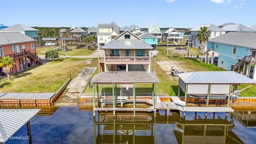 4069 Madagascar St, Bay Saint Louis, MS, 39520-7617 | Card Image