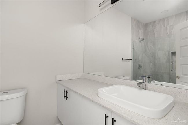 APT-2 - 3300 Frio Ave, Condo with 2 bedrooms, 2 bathrooms and 2 parking in McAllen TX | Image 8