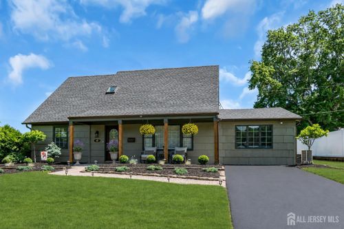 40 Icemeadow Ln, Aberdeen, NJ, 07747-1705 | Card Image