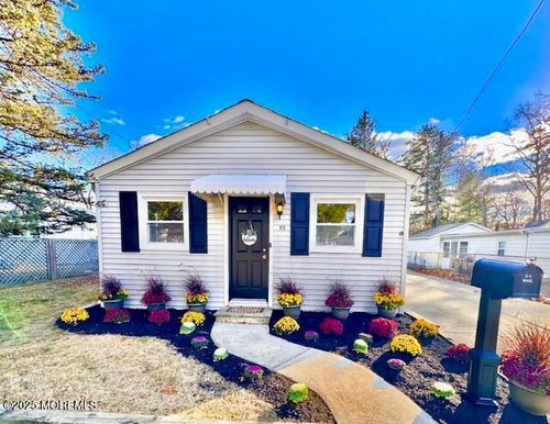 53 Newark Ave, Spotswood, NJ, 08884-1650 | Card Image
