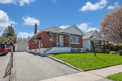 213 Conant St, Oshawa, ON, L1H3S3 | Card Image