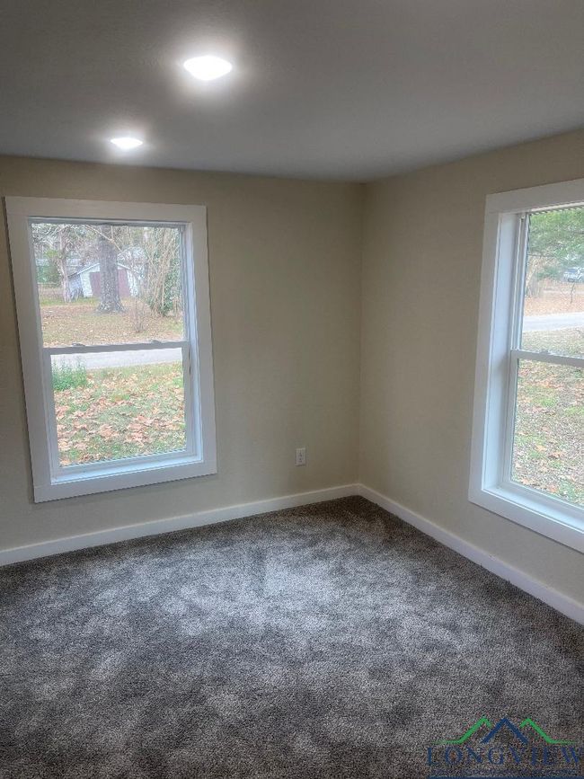 338 E Peters St, House other with 3 bedrooms, 2 bathrooms and null parking in De Kalb TX | Image 34