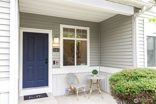 945-945 232nd Pl Ne, Sammamish, WA, 98074-7273 | Card Image